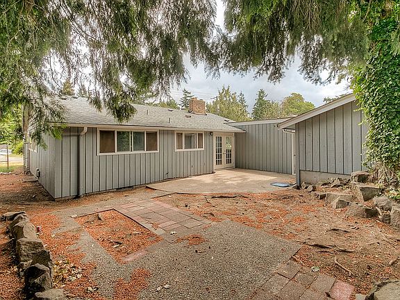 5th image of 916 S Puget Sound Ave