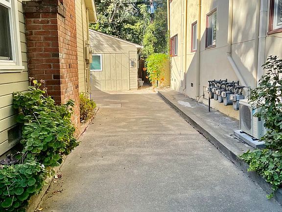 4th image of 4217 V St