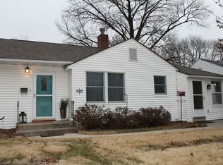 8 Kirkwood Cir, Iowa City, IA
