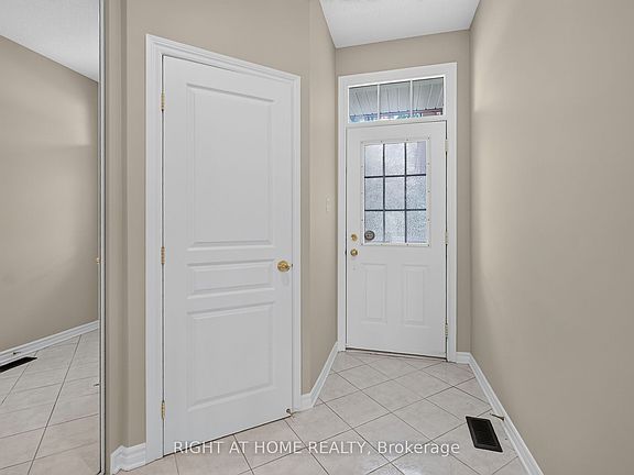 3rd image of 2022 Melette Cres