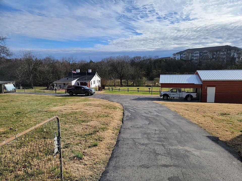 2nd image of 5550 Mount View Rd
