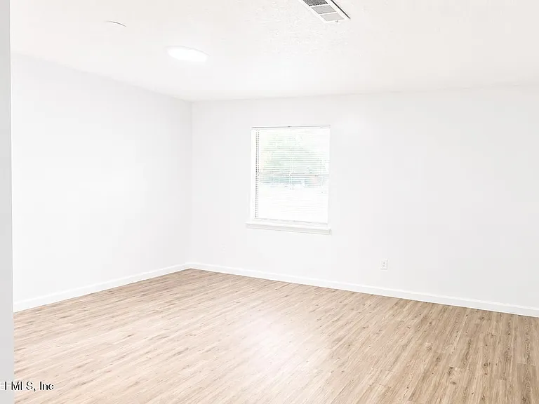 4727 Southern Pacific Dr — Photo 14