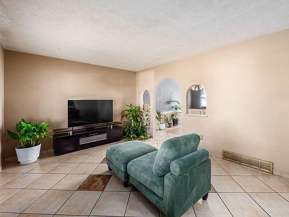 5th image of 6348 Birkewood St