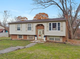 890 Grandview Rd, Ellwood City, PA 16117