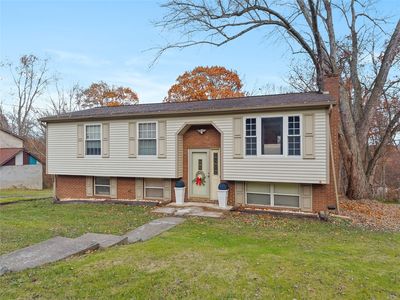 890 Grandview Rd, Ellwood City, PA, 16117