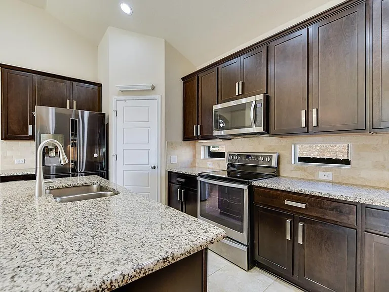 16208 Cantania Cv — Photo 8