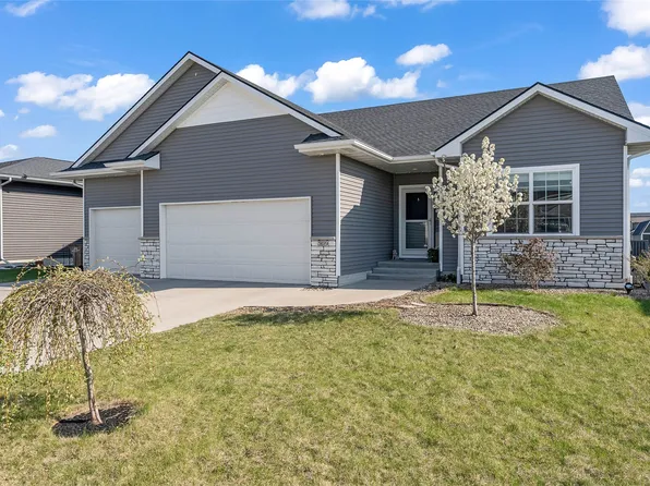 309 Summit Cir NW, Bondurant, IA 50035