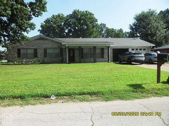 3rd image of 2809 Ivy Dr
