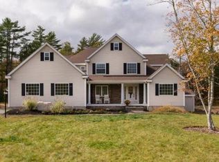 10 Paradise Ln, Middleboro, MA 02346