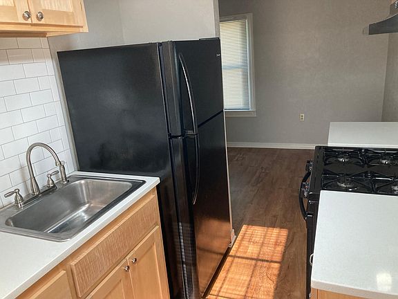 3rd image of 617 1/2 S Lahoma Ave