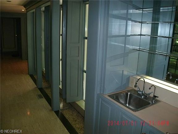5th image of 1397 Country Club Dr