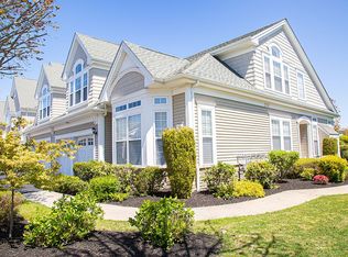 62 Symphony Dr, Lake Grove, NY 11755