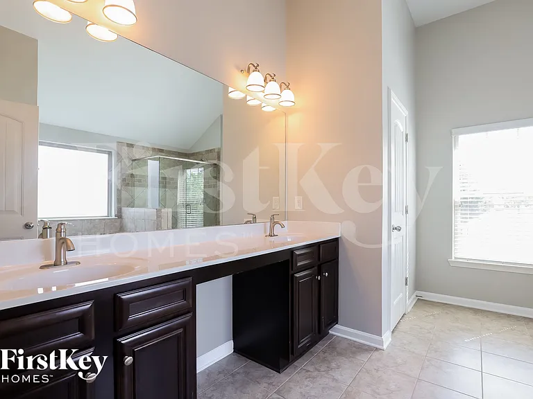 5931 Lexington Way — Photo 9