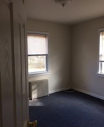 5th image of 51 Locust Dr #1