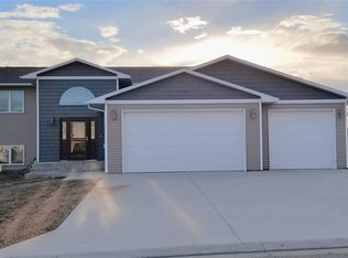 506 5th Ave SW, Surrey, ND 58785