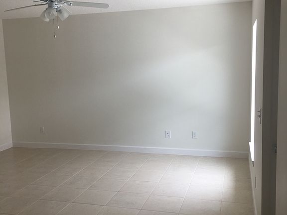 3rd image of 975 18th Pl #A