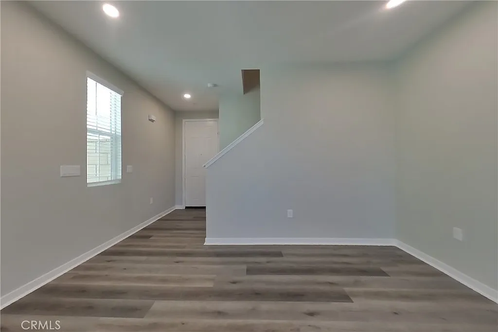 3 bed, 2.5 bath, 1532 sqft, $3,439 — Photo 2