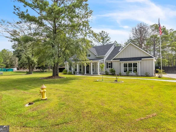 17 Lakeview Dr, Guyton, GA 31312