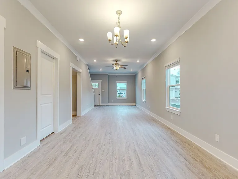 226 Date Palm Ln — Photo 9