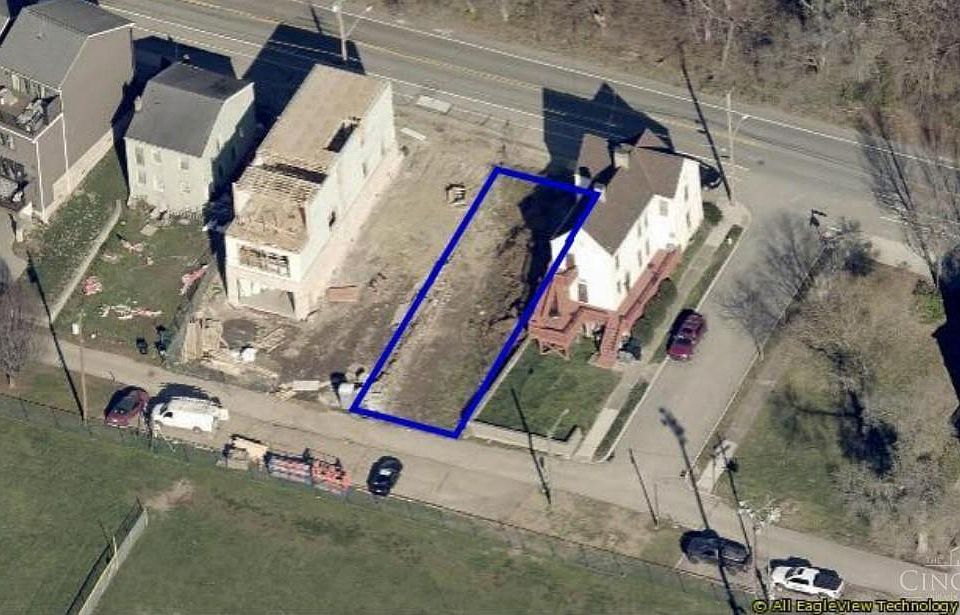 1st image of 3021 Riverside Dr