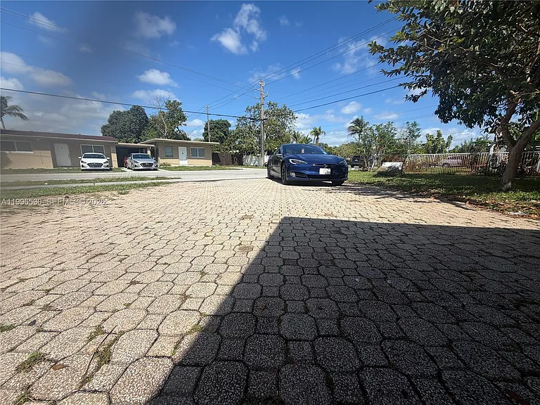 6 Dawson St #B — Photo 7