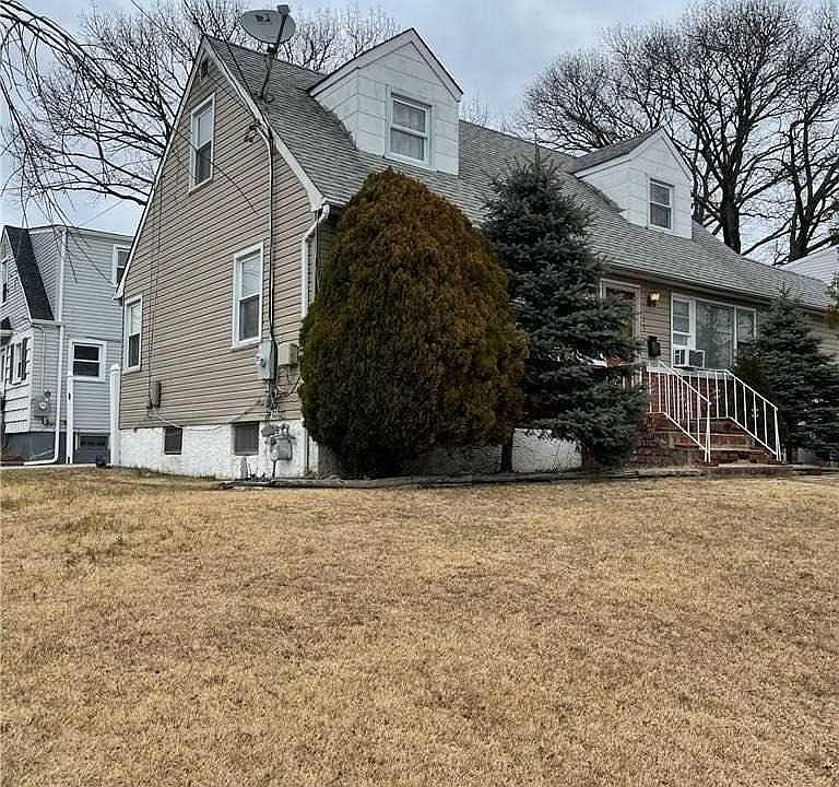 2nd image of 159 Washington Ave