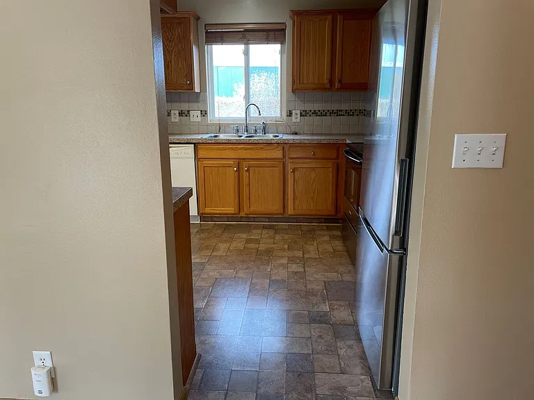 1704 Yorktown St — Photo 10