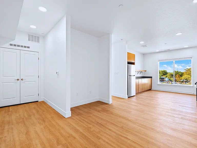Franklin Interior-6
