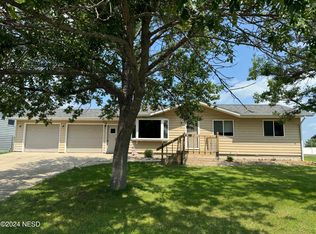 421 E 13th Ave, Webster, SD 57274