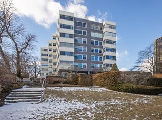 1410 Sheridan Rd APT 7D, Wilmette, IL 60091
