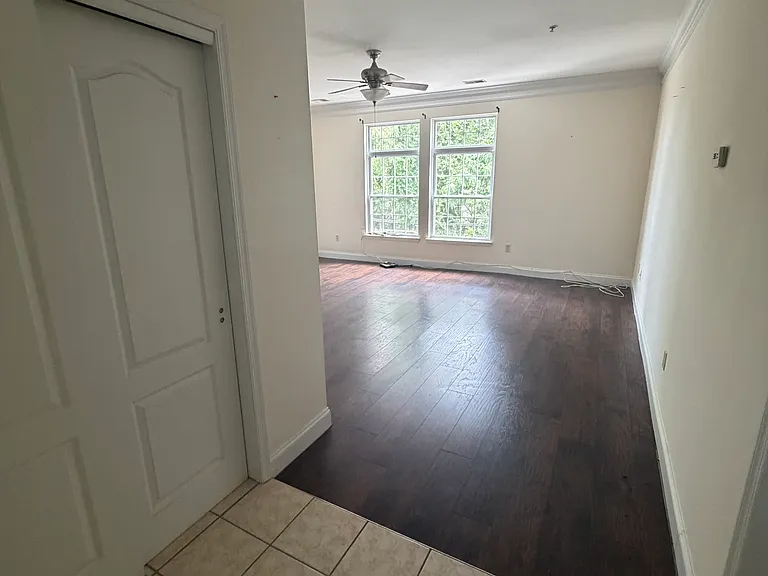 875 Main St #2 — Photo 7