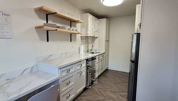 5th image of 3909 N Ryde Ave #3909