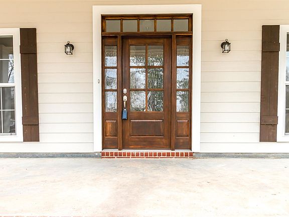 2nd image of 1319 Woodcrest Dr