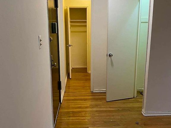 3rd image of 142-25 Pershing Cres #1H