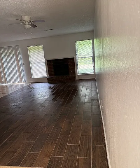 4903 S Gum Ave — Photo 3