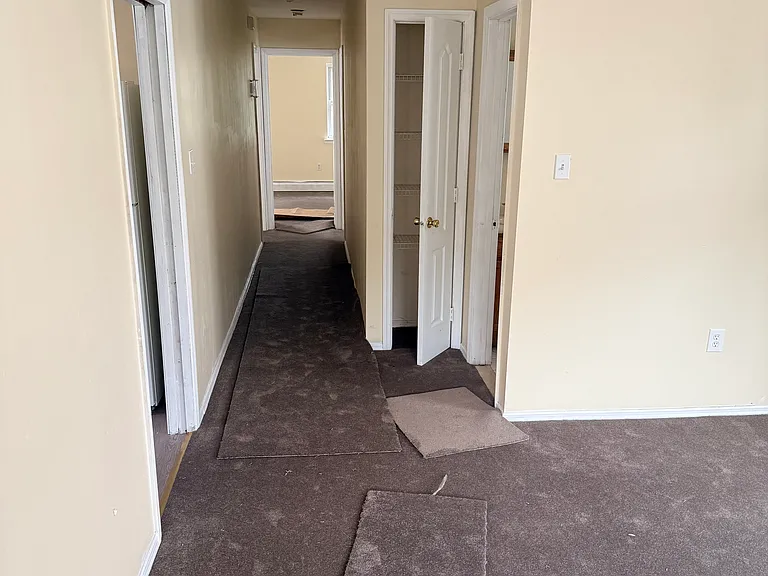 Ten De Costa Ave — Photo 5