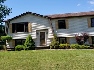 2 Kensington Ct, New Hartford, NY 13413