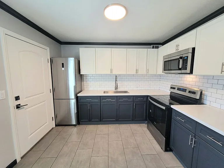 208 N 13th St — Photo 24