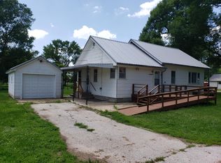 110 Oak St, Pisgah, IA 51564