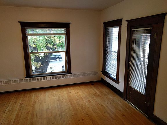 3rd image of 480 E 300 S APT 4