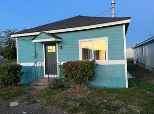 207 7th St, Raymond, WA 98577