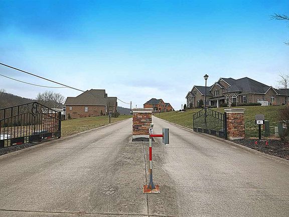 3rd image of 8 Riverwalk Dr
