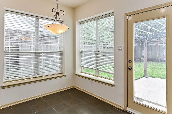 1902 Eden Glen Ln — Photo 7