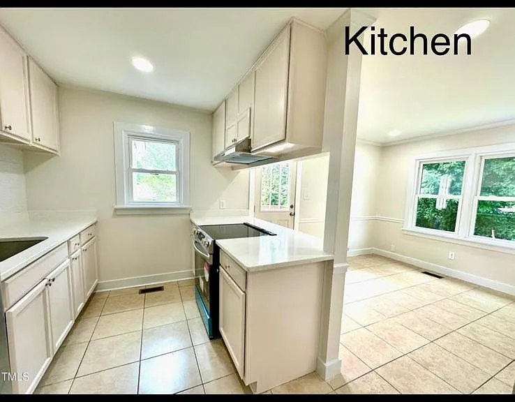 117 Chatham Woods Dr — Photo 4
