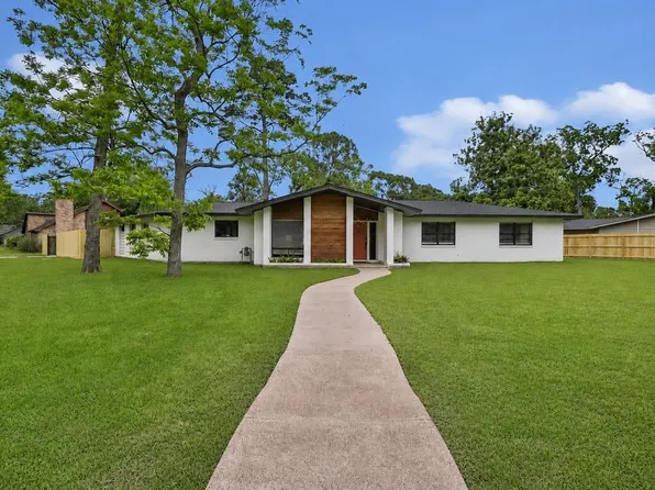 22 Sherwood St, Dayton, TX 77535