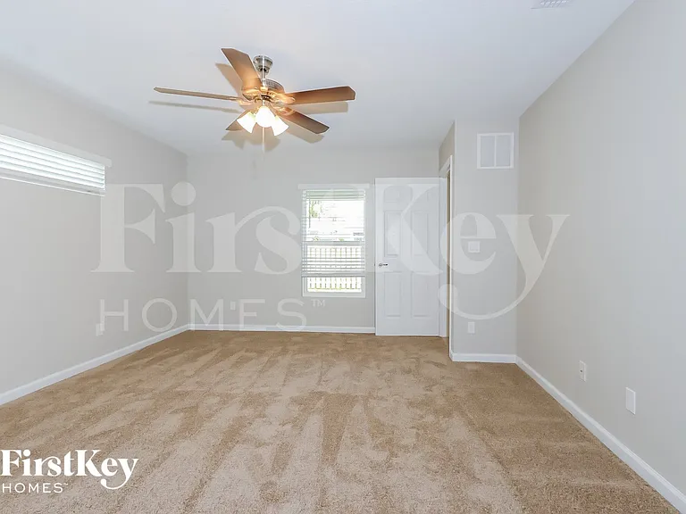 643 SW Sail Ter — Photo 6