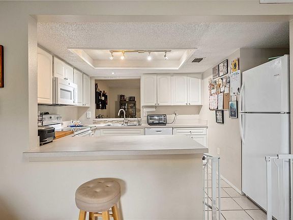 4th image of 958 Sunridge Dr #H-3
