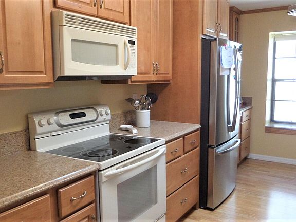 3rd image of 344 Bob White Ct