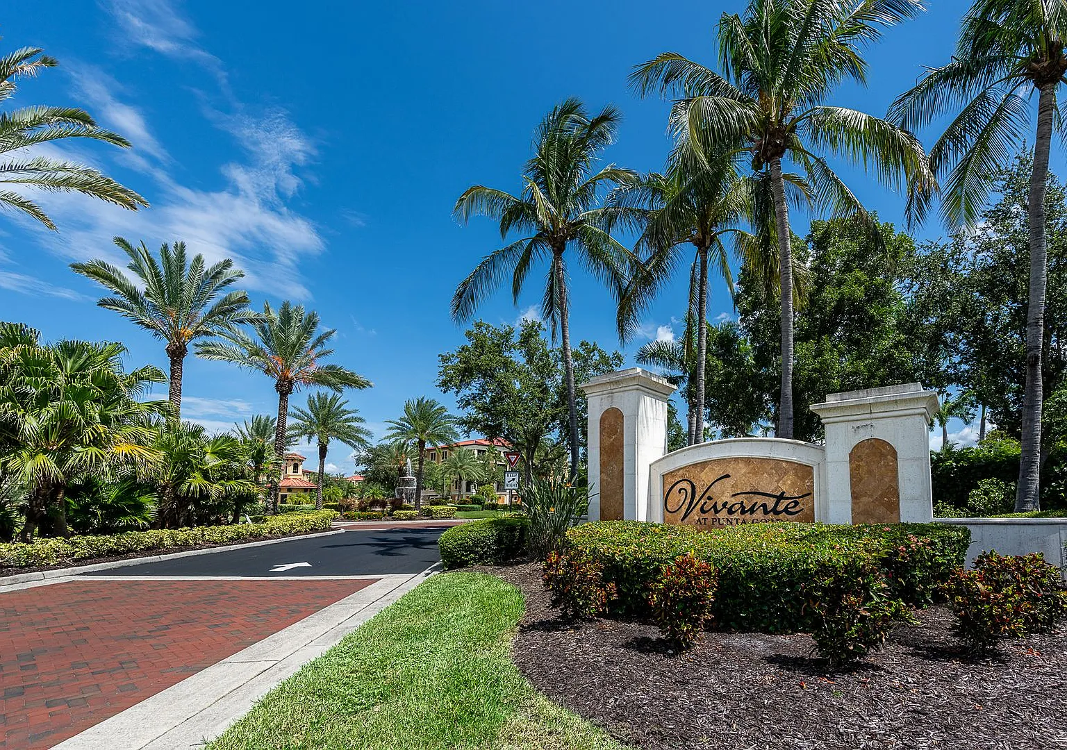 Seasonal Executive Luxury Rental 3-Month Minimum — Photo 3