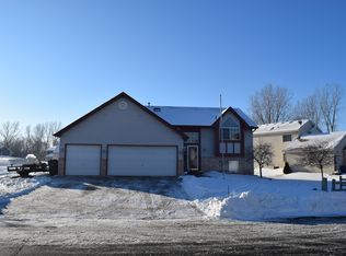 6451 Beckman Ct, Inver Grove Heights, MN 55077